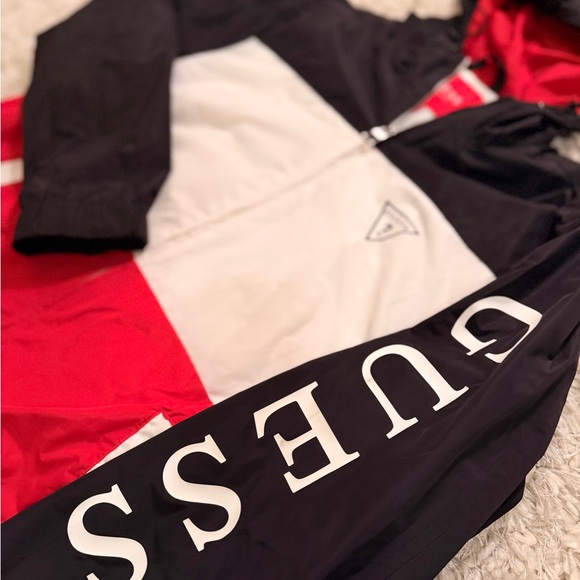 GUESS  Tri-Color Windbreaker - Picture 2 of 6